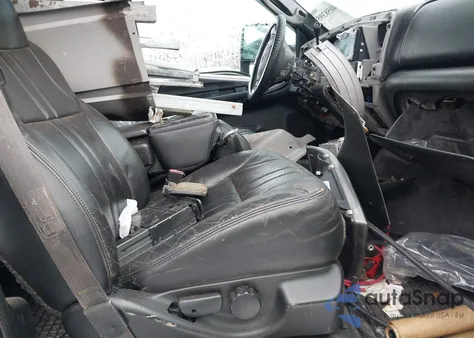 2001 Ford Excursion Xlt z USA, uszkodzony, nr VIN 1FMNU41S61EC54717